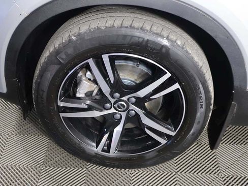 Used 2023 Volvo XC40 B5 Plus w/ Climate Package AWD/4WD image 19