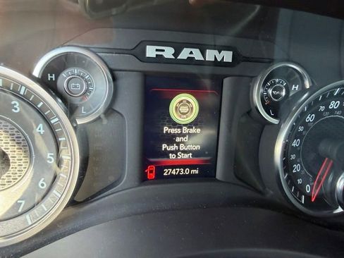 Used 2024 RAM 2500 Big Horn w/ Snow Chief Group AWD/4WD image 5