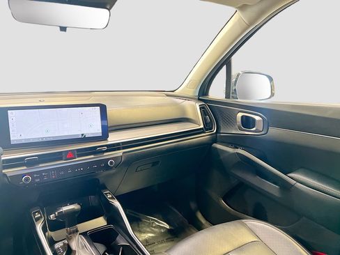 Used 2024 Kia Sorento S FWD image 22