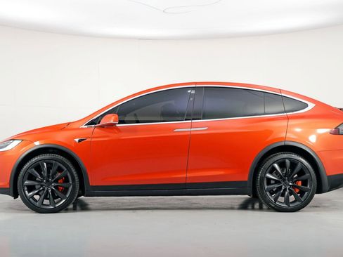 Used 2020 Tesla Model X Long Range image 9