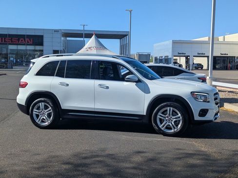 Used 2021 Mercedes-Benz GLB 250 4MATIC image 8
