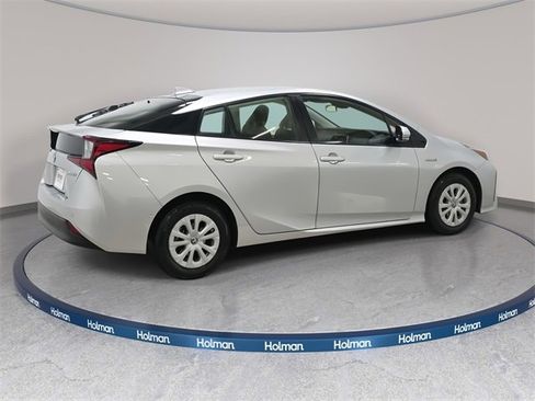 Used 2020 Toyota Prius LE image 6