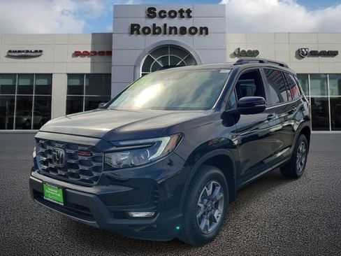 Used 2023 Honda Passport TrailSport image 2