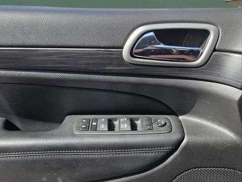 Certified 2022 Jeep Grand Cherokee Laredo X image 20