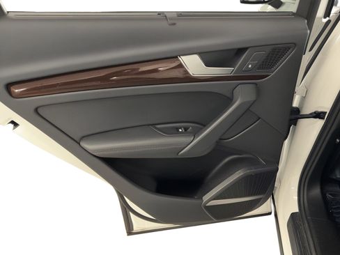 Used 2018 Audi Q5 Prestige w/ Prestige Package image 17