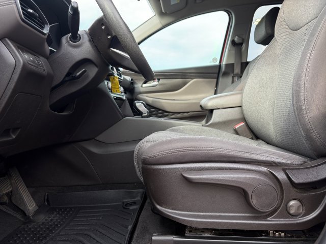 Used 2020 Hyundai Santa Fe SE AWD/4WD image 14