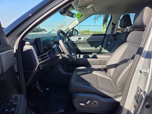 Certified 2025 Hyundai Santa Fe SEL image 17