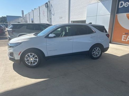Certified 2022 Chevrolet Equinox LT image 2