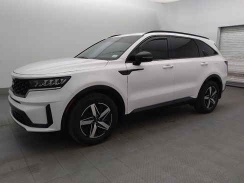 Used 2022 Kia Sorento S FWD image 2