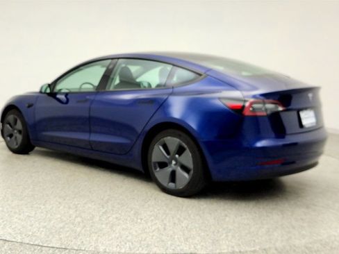 Used 2023 Tesla Model 3 Standard Range RWD image 7