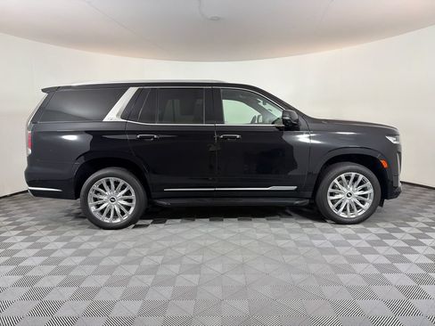 Used 2024 Cadillac Escalade Premium Luxury AWD/4WD image 2