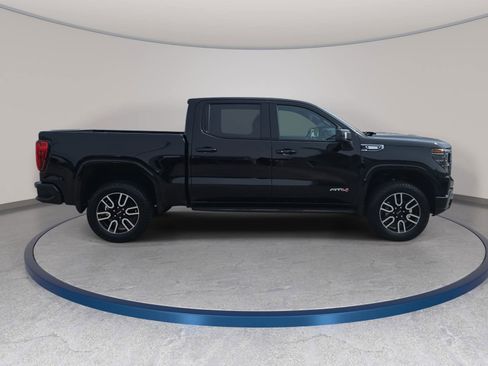 Used 2025 GMC Sierra 1500 AT4 w/ AT4 Premium Package image 4