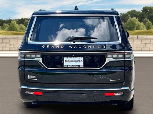 Used 2022 Jeep Grand Wagoneer Series III w/ Rear-Seat Entertainment Group AWD/4WD image 4