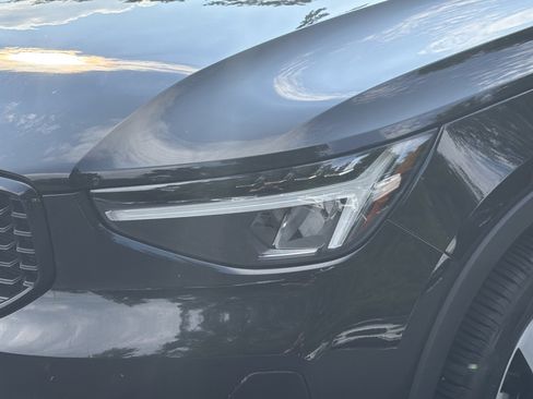 Certified 2023 Volvo XC40 B5 Plus w/ Protection Package Premier AWD/4WD image 6