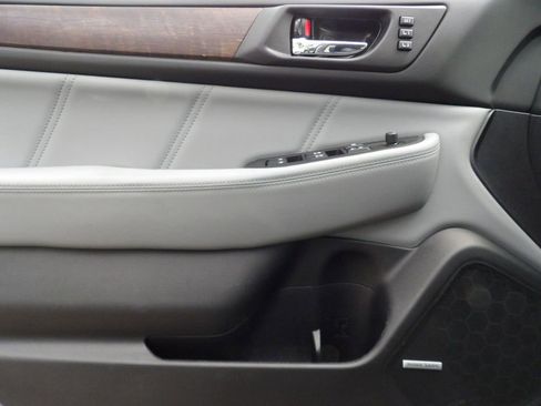 Used 2018 Subaru Outback 2.5i Limited image 8