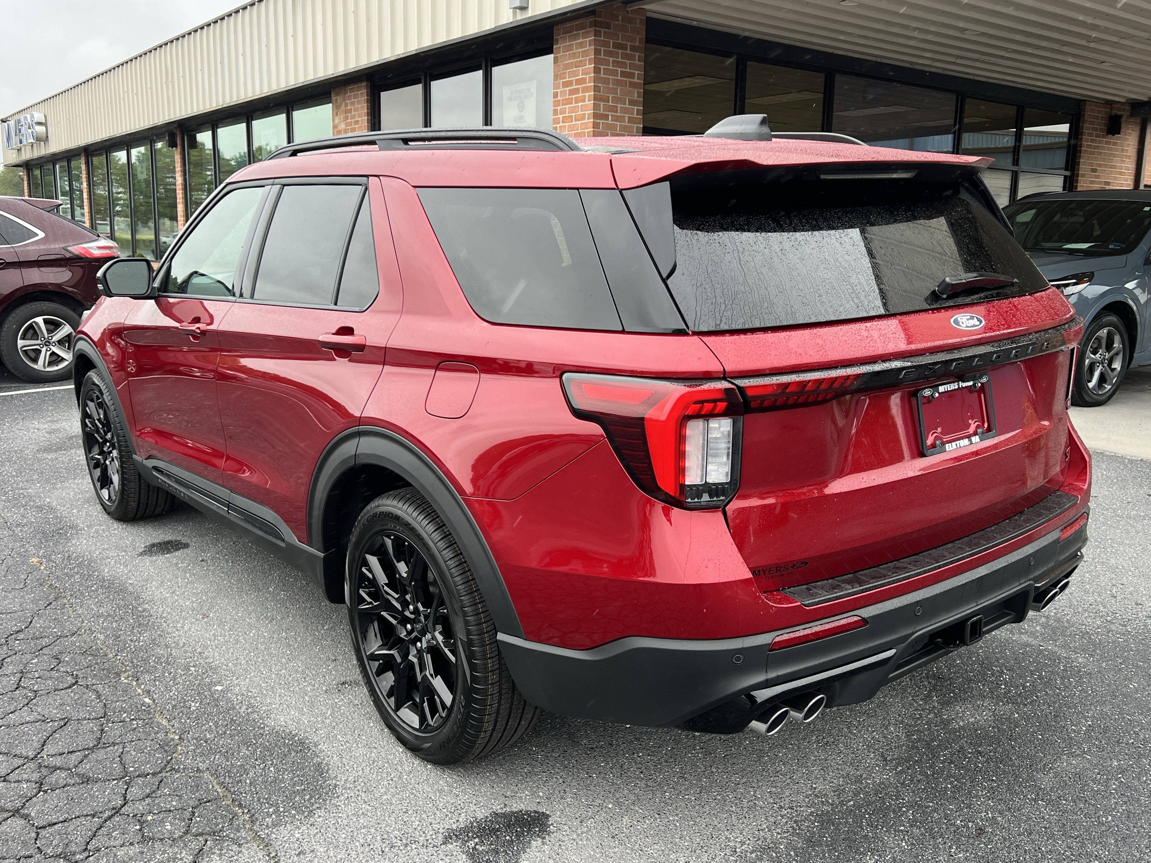 New 2027 Ford Explorer ST w/ Sun And Sound Package AWD/4WD image 8