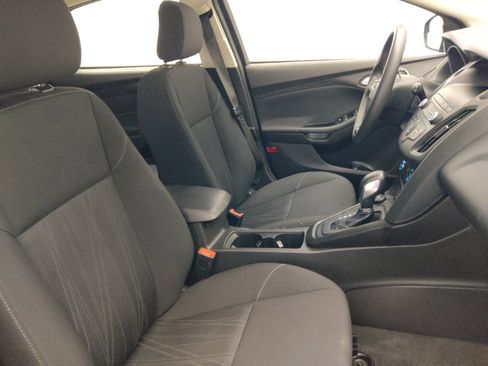 Used 2018 Ford Focus SE FWD image 21