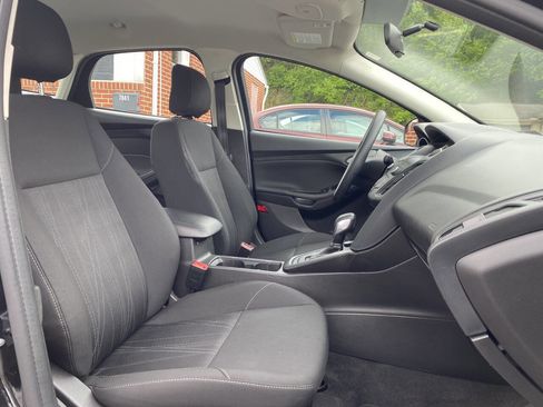 Used 2018 Ford Focus SE FWD image 20
