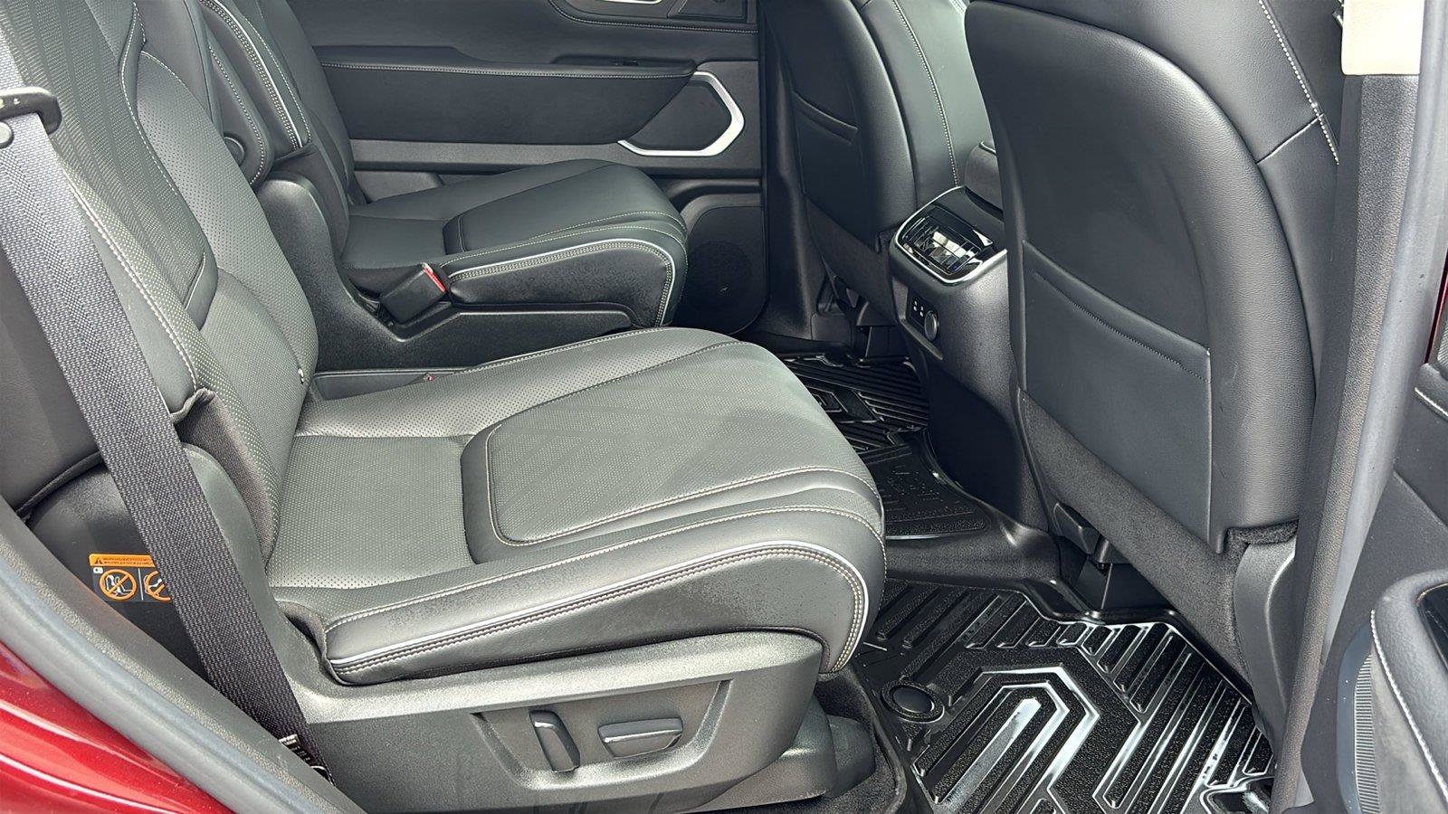 Used 2025 INFINITI QX80 Luxe RWD image 23
