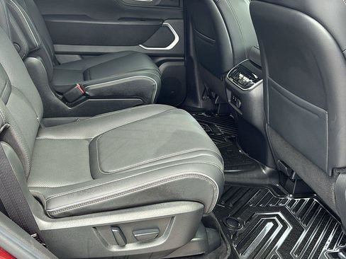 Used 2025 INFINITI QX80 Luxe RWD image 23