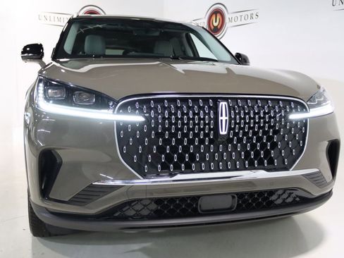 Used 2025 Lincoln Aviator Reserve w/ Equipment Group 201A AWD/4WD image 21