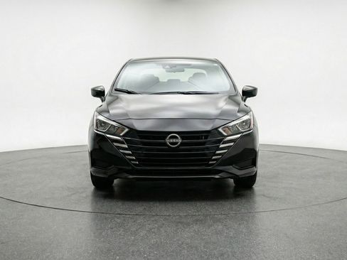 Used 2025 Nissan Versa SV FWD image 2
