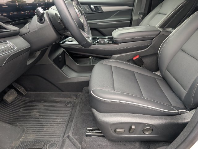 Used 2025 Buick Enclave Preferred FWD image 15