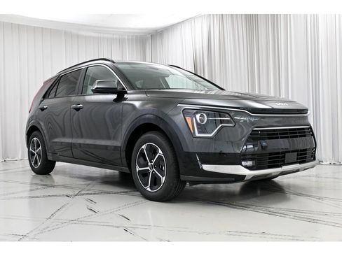 New 2026 Kia Niro FWD image 2