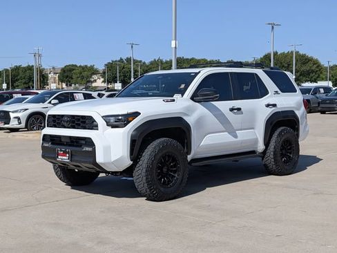 Used 2025 Toyota 4Runner TRD Off-Road Premium AWD/4WD image 10