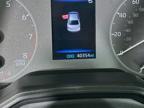 Used 2024 Toyota Corolla LE image 18