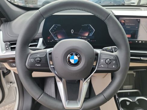 Used 2025 BMW X1 xDrive28i w/ Premium Package image 14