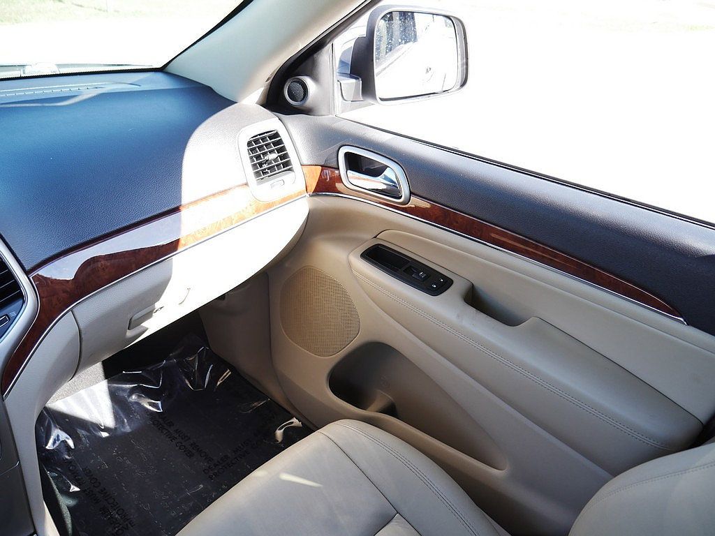 Used 2013 Jeep Grand Cherokee Limited AWD/4WD image 22