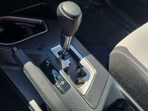 Used 2018 Toyota RAV4 XLE AWD/4WD image 25