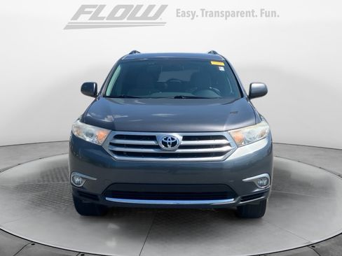 Used 2013 Toyota Highlander Plus FWD image 3