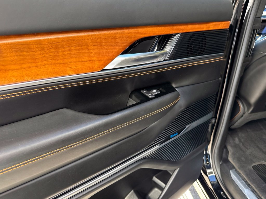 Used 2022 Jeep Grand Wagoneer Series III AWD/4WD image 26