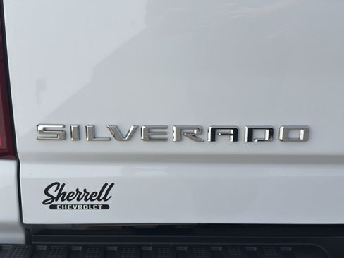 Used 2021 Chevrolet Silverado 2500 LTZ w/ LTZ Convenience Package AWD/4WD image 8