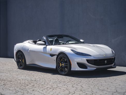 Used 2019 Ferrari Portofino image 7