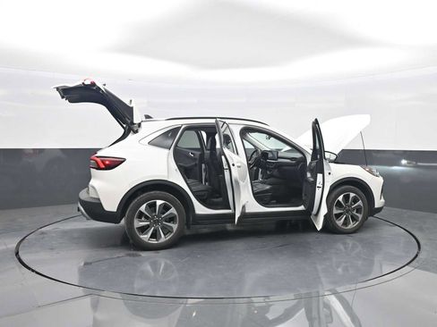 Certified 2023 Ford Escape Platinum w/ Class II Trailer Tow Package AWD/4WD image 41