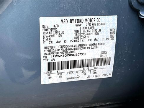 Used 2025 Ford Explorer ST image 36