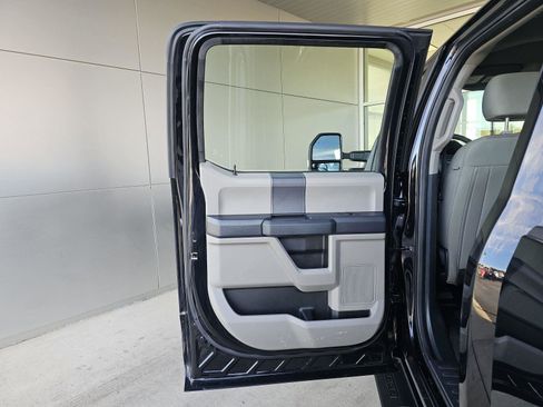 Used 2022 Ford F250 XL w/ Power Equipment Group image 39