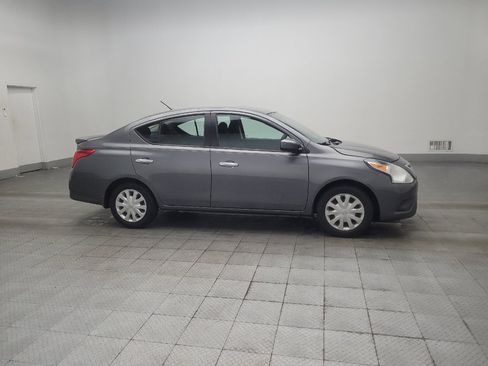 Used 2018 Nissan Versa SV FWD image 11