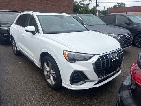 Used 2020 Audi Q3 2.0T Premium w/ Convenience Package AWD/4WD image 11
