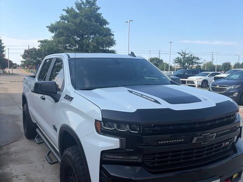 Used 2019 Chevrolet Silverado 1500 LT Trail Boss AWD/4WD image 12