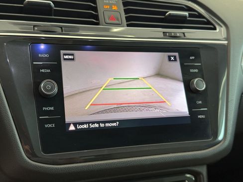 Used 2020 Volkswagen Tiguan SE w/ Panoramic Sunroof Package AWD/4WD image 19
