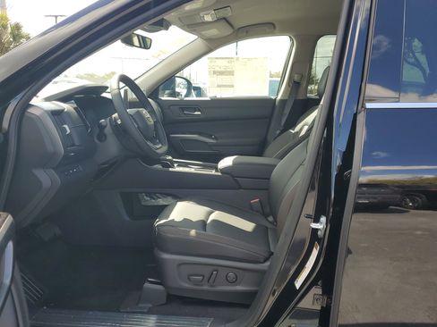 New 2026 Nissan Pathfinder SL image 11