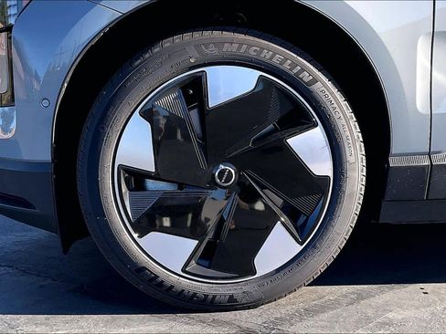 New 2025 Volvo EX30 Ultra w/ Protection Package Premier image 14