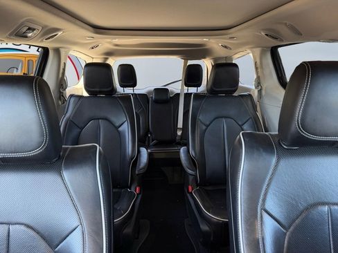 Used 2023 Chrysler Pacifica Limited image 24