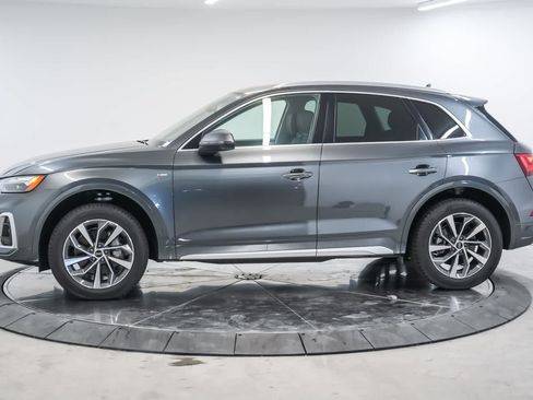 Used 2023 Audi Q5 2.0T Premium Plus w/ Premium Plus Package AWD/4WD image 2