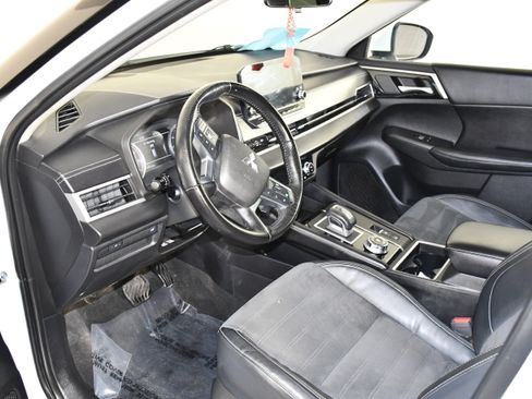 Used 2022 Mitsubishi Outlander SE AWD/4WD image 27
