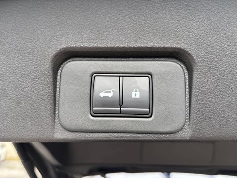 Used 2026 Nissan Rogue SV AWD/4WD image 19